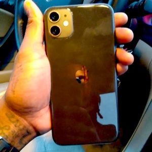 iPhone 11 (black) 64gb unlocked